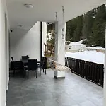 Villa четири сезона 12 Stoykite